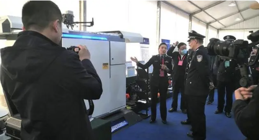 復(fù)亞智能無人機(jī)機(jī)場(chǎng)亮相20年一次全國(guó)交警比武會(huì)場(chǎng)